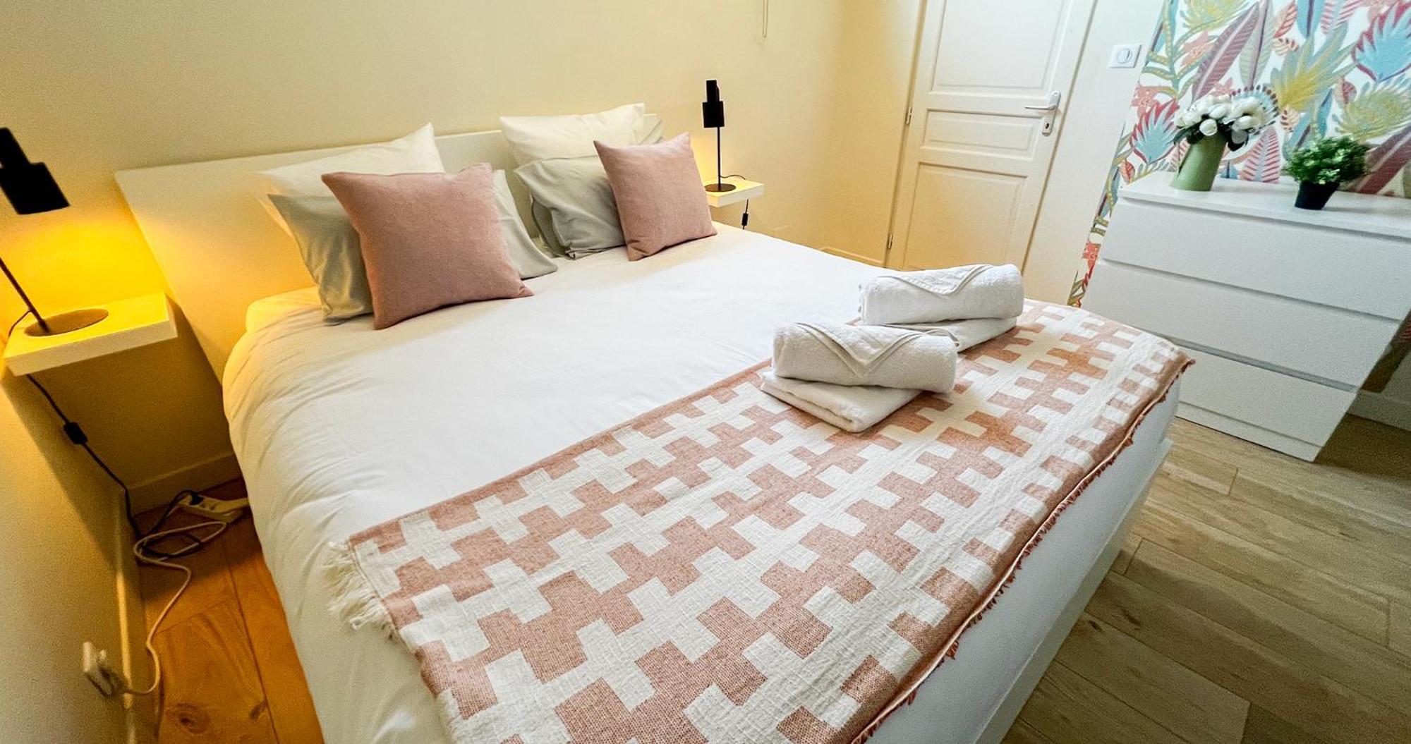 Apartamento Ac - Private Exterior - Au Pied Du Palais Des Papes! Aviñón Exterior foto