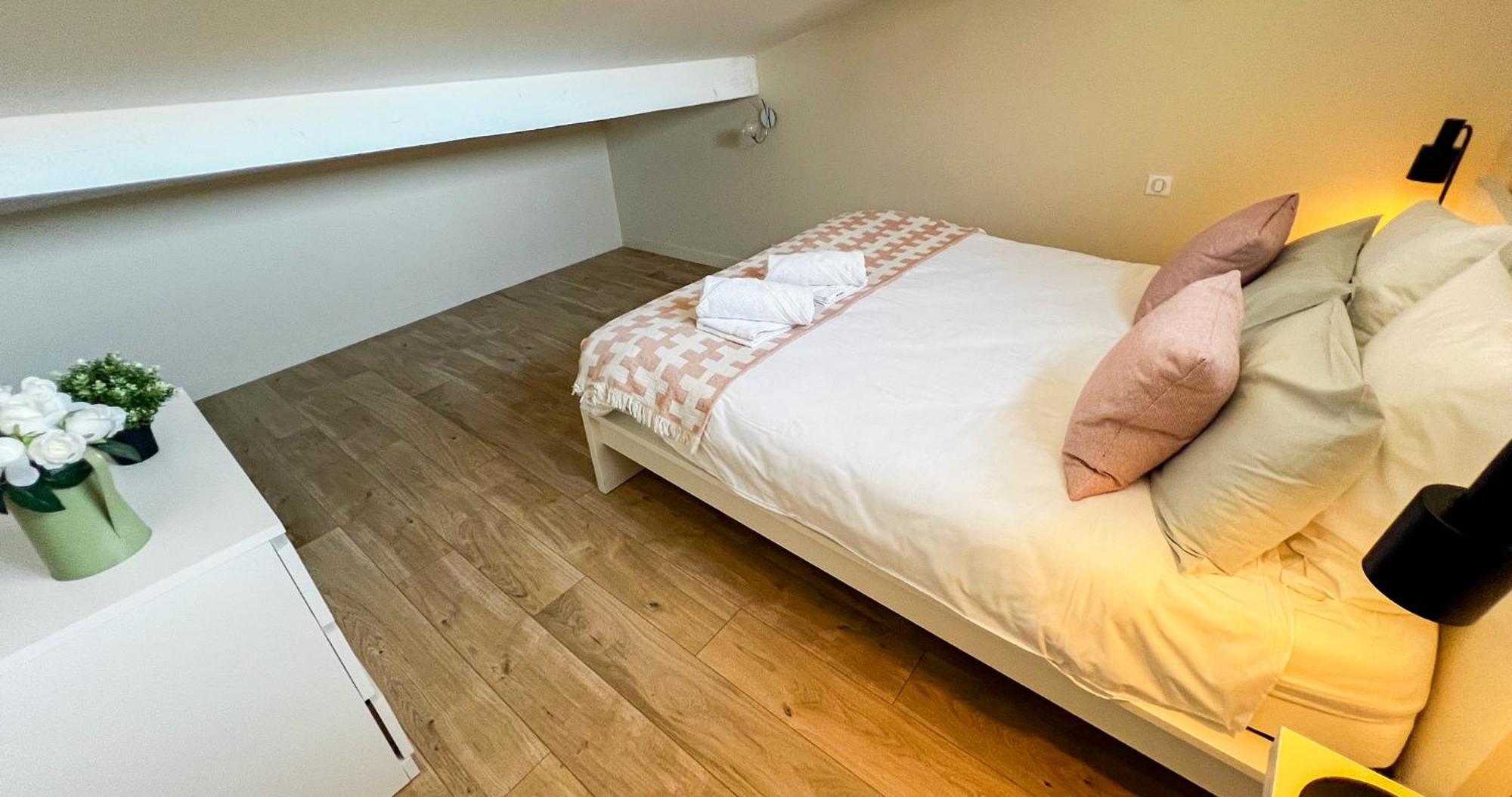 Apartamento Ac - Private Exterior - Au Pied Du Palais Des Papes! Aviñón Exterior foto